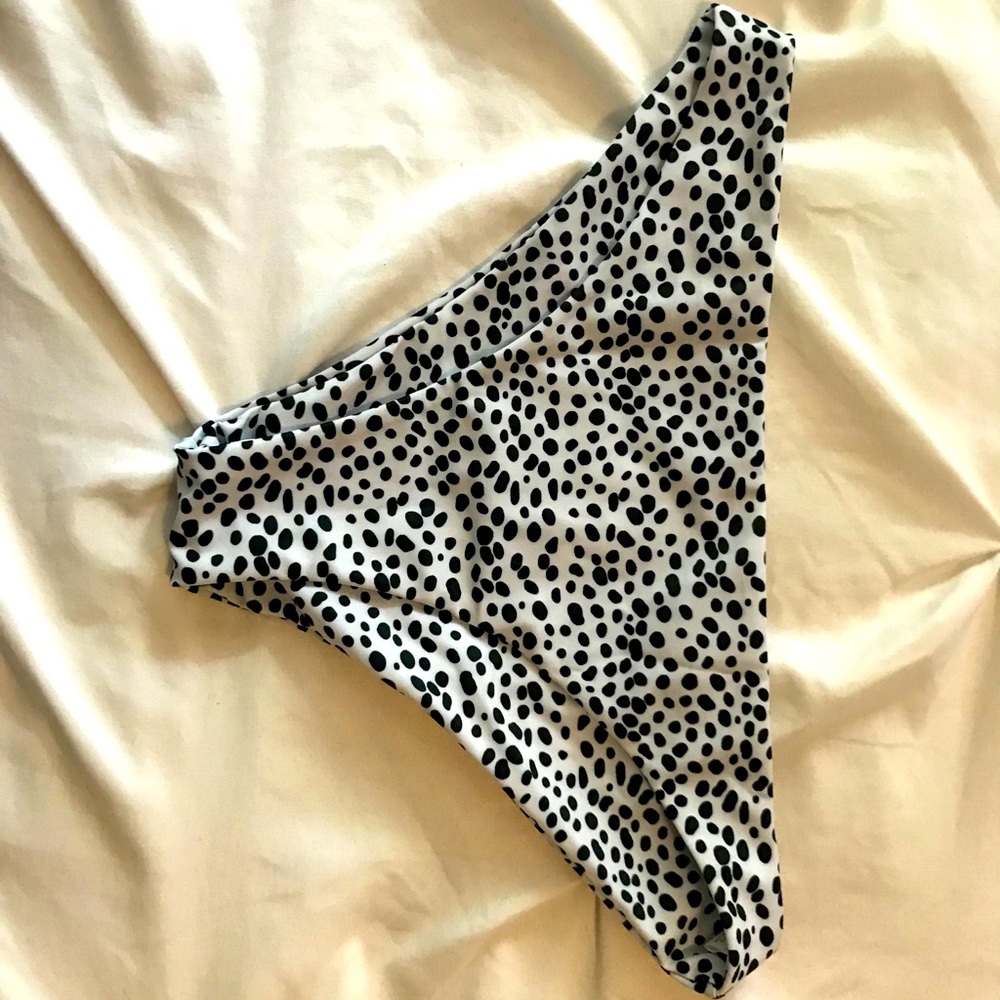 Brand New Medium Leopard Bikini Swim Bottoms